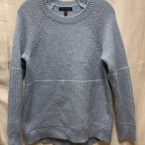Banana Republic light blue sweater - Picture 6 of 7